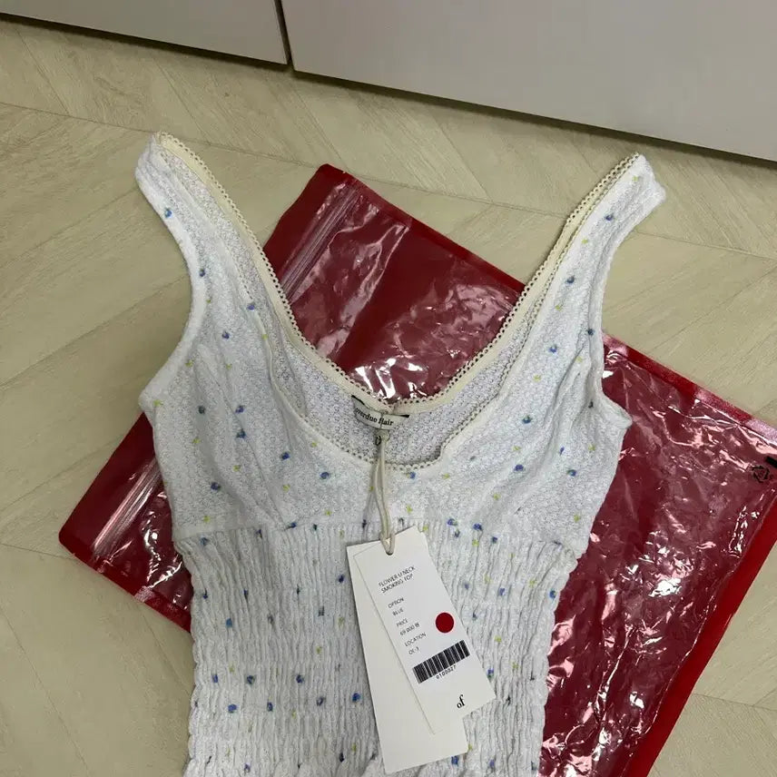 [BUNJANG] Overdue Flair Flower Smocking Top / 오버듀플레어 overdue flair 플라워 스모킹 탑 택미제거 새상품
