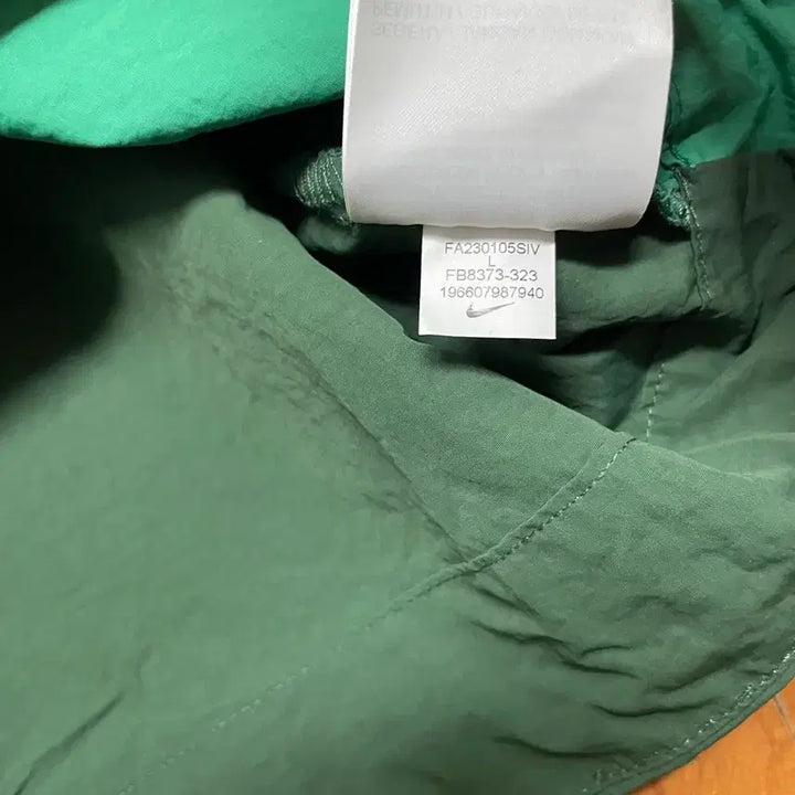 [BUNJANG] Nike NSW Cropped Track Suit Jacket / [미착용 새상품] 나이키 여성 NSW 크롭 트랙수트 자켓