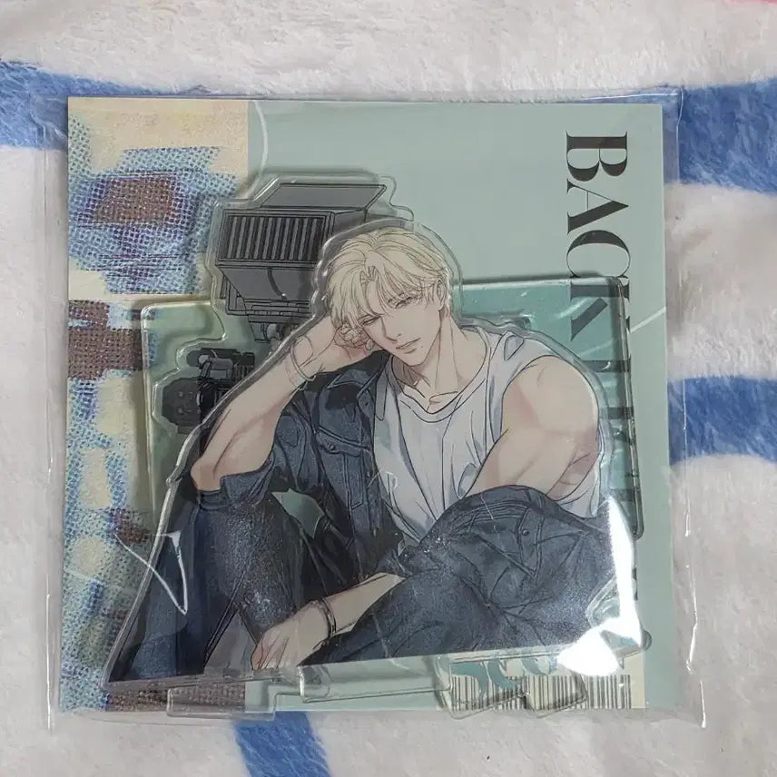 [BUNJANG] Han Seo-in Magazine Acrylic Stand / 백라이트 한서인 매거진 아크릴 스탠드