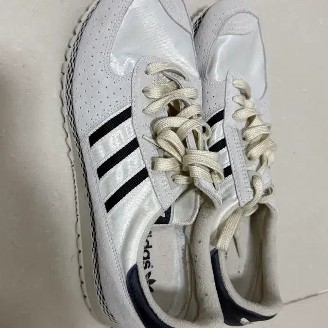 [BUNJANG] Adidas White Sneakers 280 / 아디다스 화이트 스니커즈 280