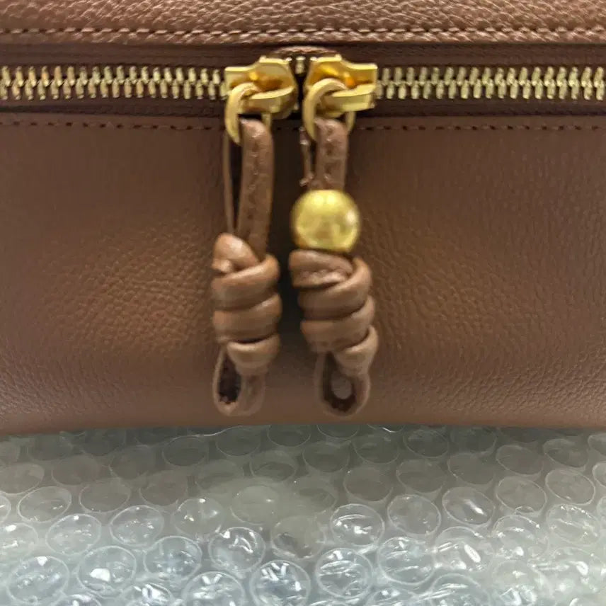 [BUNJANG] TIMELESS STUDIO Ball Cube Cosmetic Bag Camel / 한섬 LATT 볼큐브 코스메틱 백 카멜 색상