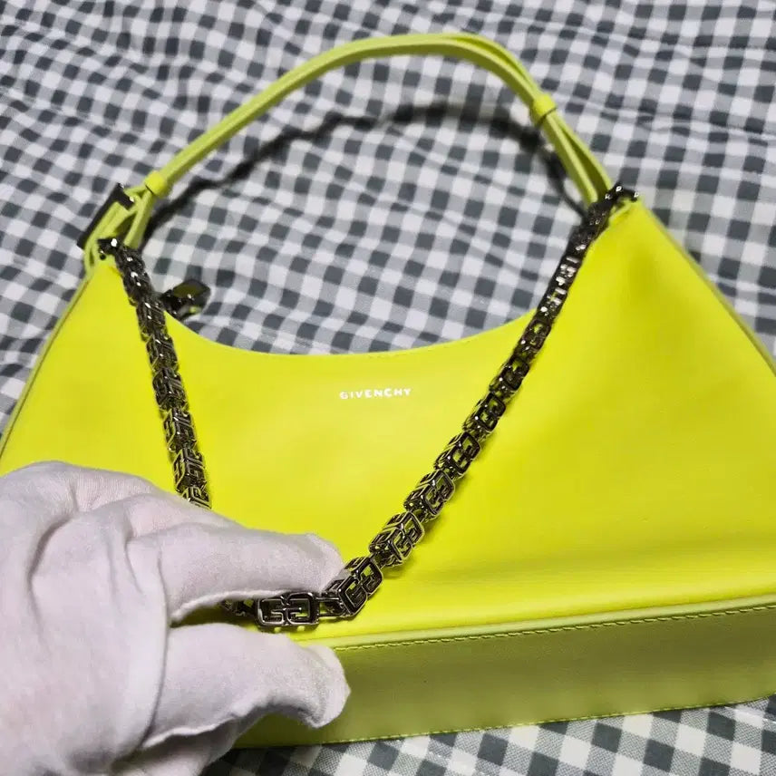 [BUNJANG] Givenchy Hobo Shoulder Bag Fluorescent Yellow / 지방시 호보 숄더백 형광 옐로우