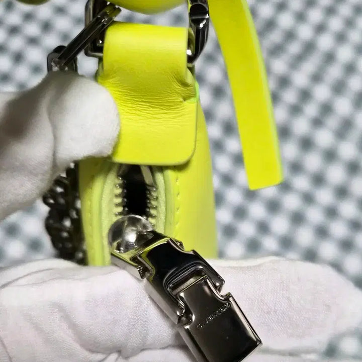 [BUNJANG] Givenchy Hobo Shoulder Bag Fluorescent Yellow / 지방시 호보 숄더백 형광 옐로우