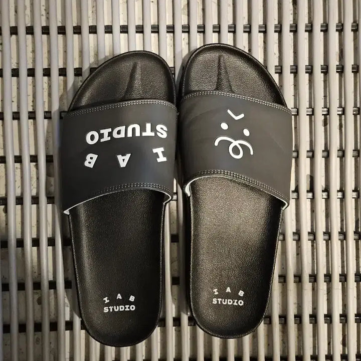 [BUNJANG] IAB Studio Slippers 280 / 아이앱 스튜디오 슬리퍼280