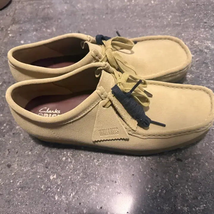 [SOLD OUT] UK 9 270 클락스 왈라비 메이플 스웨이드