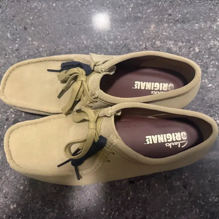 [SOLD OUT] UK 9 270 클락스 왈라비 메이플 스웨이드