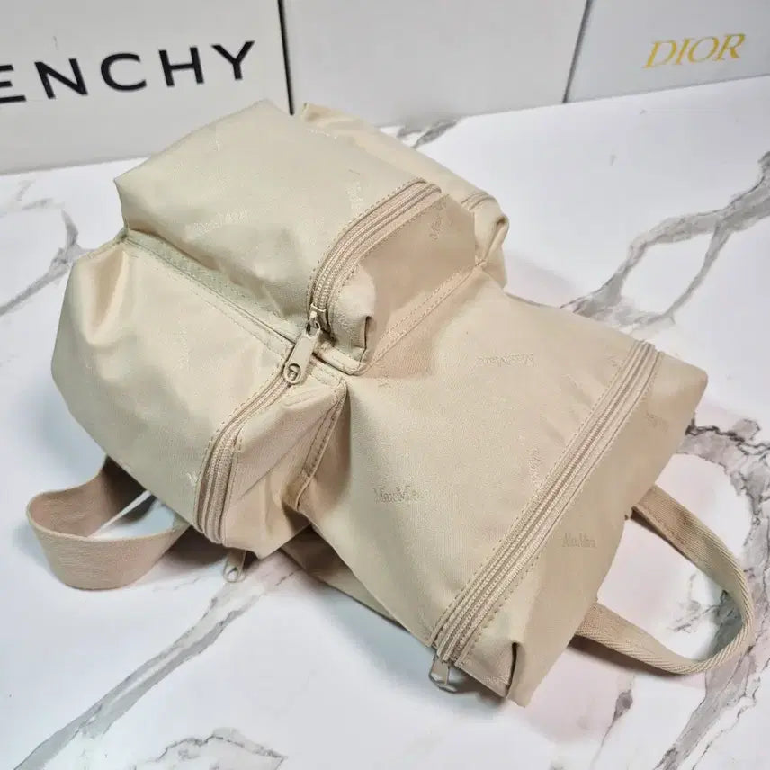 [BUNJANG] Max Mara Nylon Backpack / (정품) 막스마라 나일론 백팩 가방