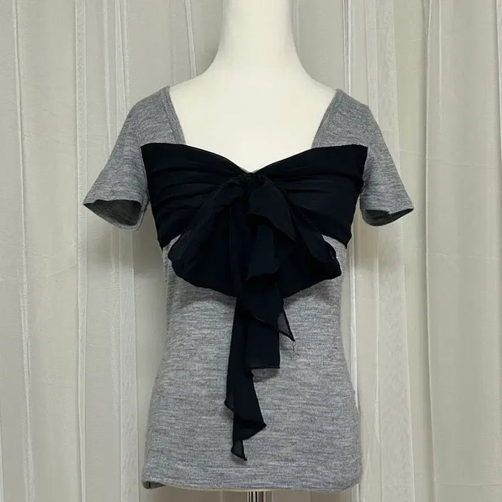 [BUNJANG] Cecil McBee Grey Big Ribbon Royal Rib Top / 세실맥비 그레이 왕리본 로걀탑