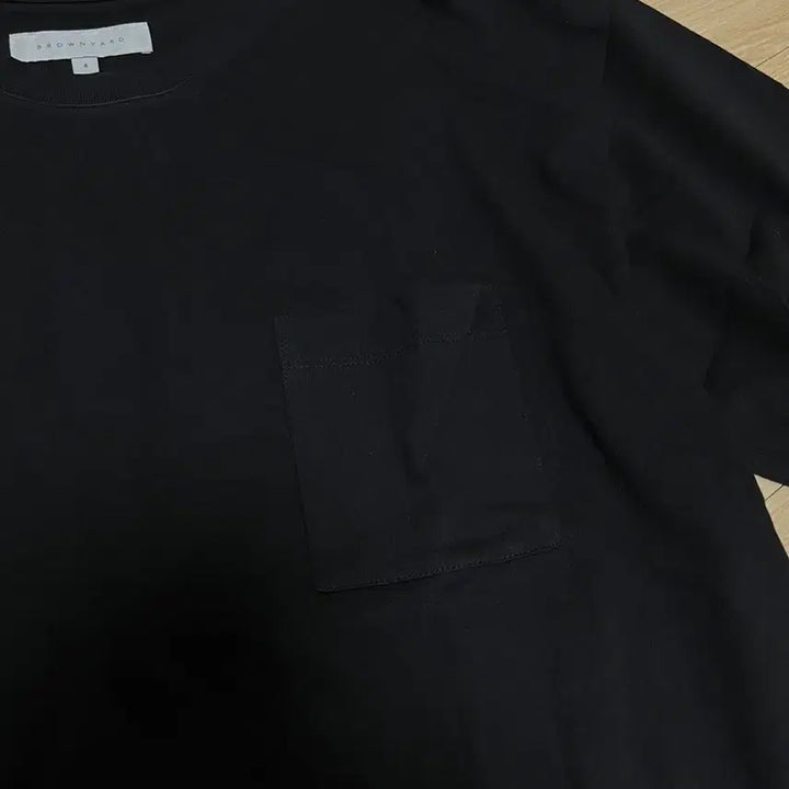 [BUNJANG] Brown Yakard Pocket T-Shirt Black 4 / 브라운야드 포켓 티셔츠 블랙 4