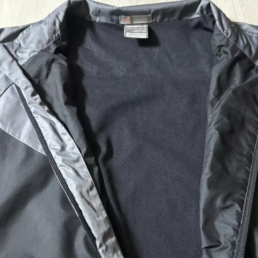 [SOLD OUT] 나이키 바람막이 M