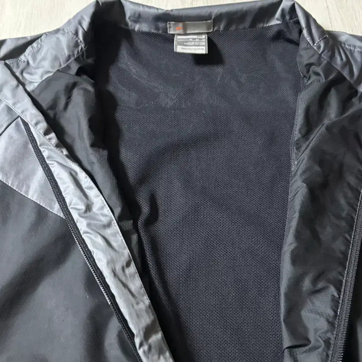 [SOLD OUT] 나이키 바람막이 M