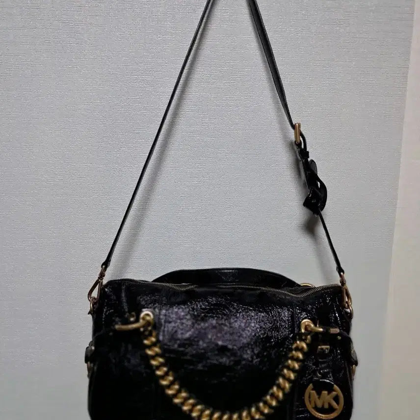 [BUNJANG] Michael Kors Enamel Chain Shoulder Bag / 마이클코어스 가방 블랙 에나멜 체인 숄더백 크로스백