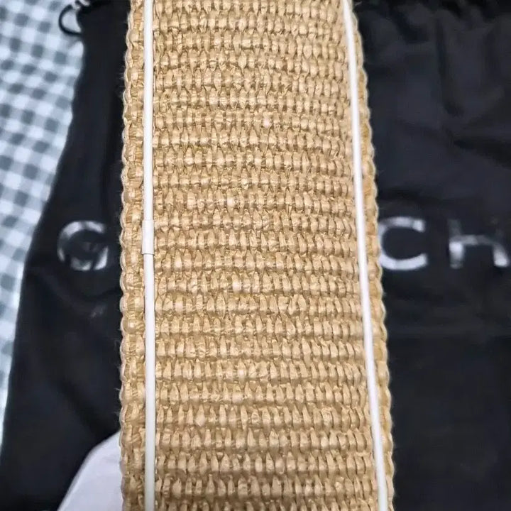[BUNJANG] Givenchy Raffia Pouch Bag / 지방시 라피아 파우치 백