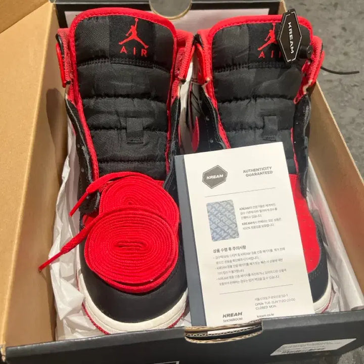 [BUNJANG] Jordan 1 Mid Black Fire Red Sneakers / 조던 1 미드 [JORDAN 1 MID] 블랙 파이어 레드