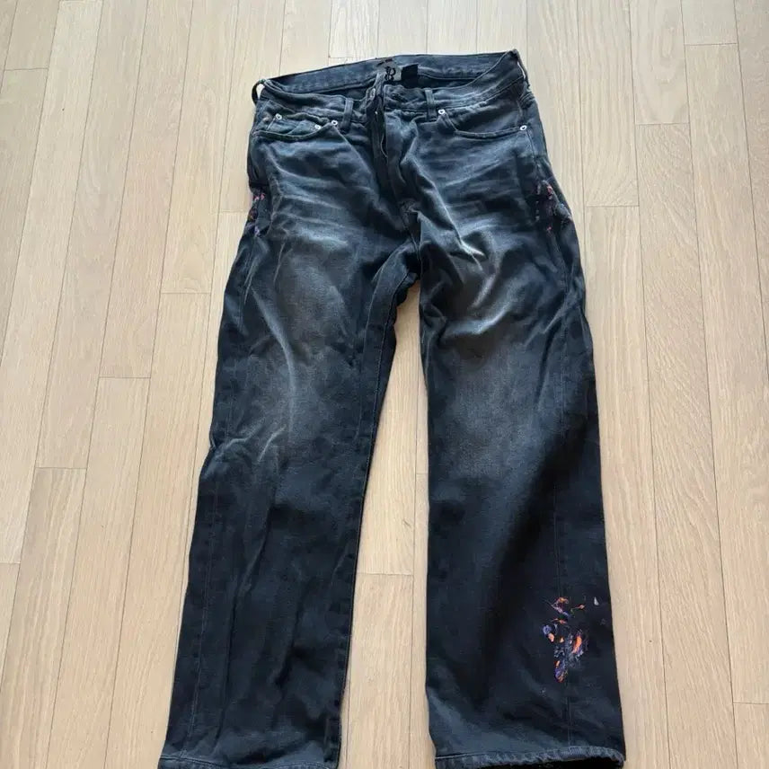 [SOLD OUT] 블랙아웃 페인팅 데님 M