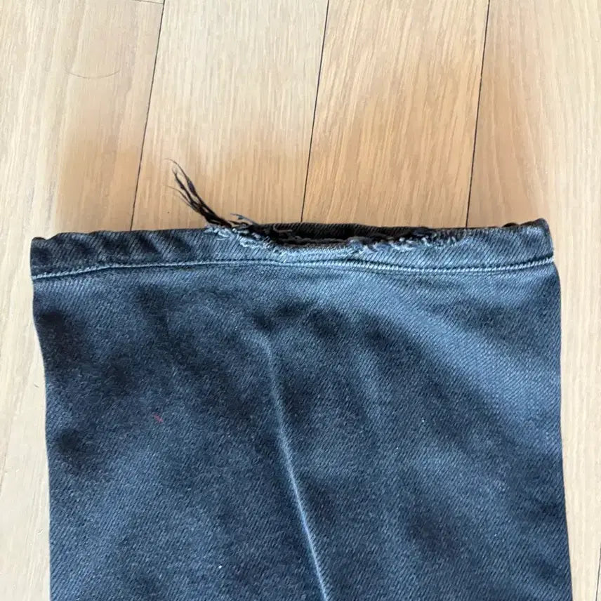[SOLD OUT] 블랙아웃 페인팅 데님 M