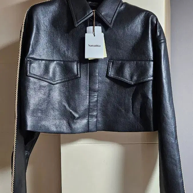 [BUNJANG] Nanuchechka Black Crop Leather Jacket / 나누슈카 블랙 크롭 레더 가죽 점퍼 자켓 300만짜리