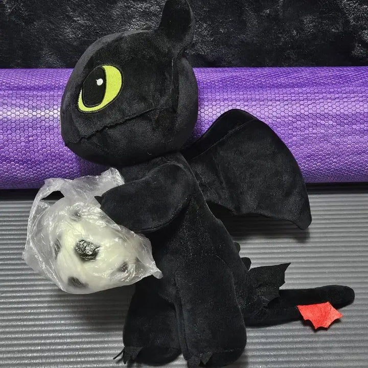 [BUNJANG] How to Train Your Dragon Toothless Doll / (드래곤 길들이기) 축구공 든 투슬리스 인형