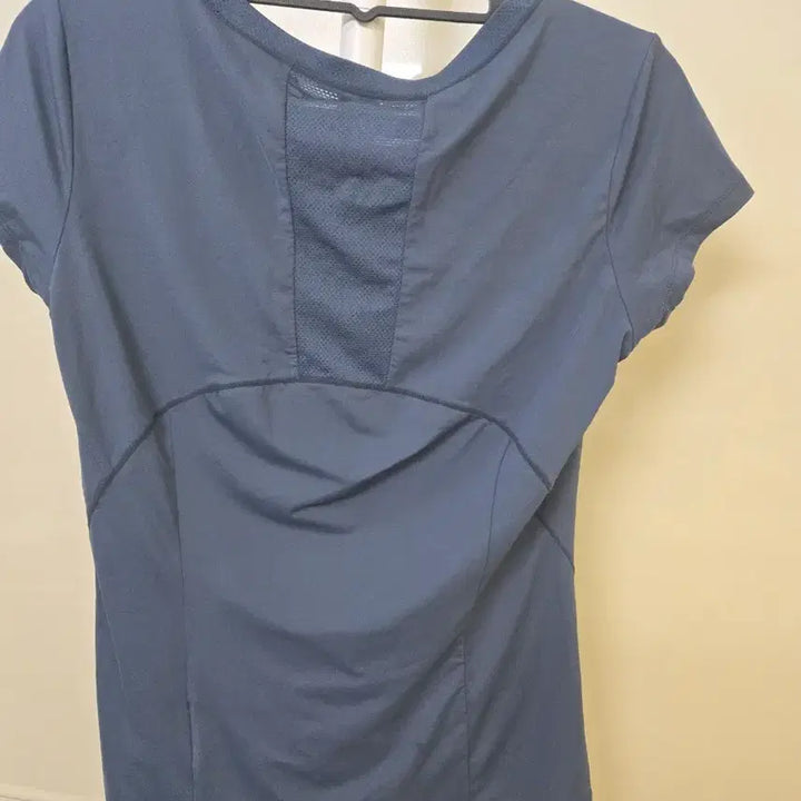 [BUNJANG] Descente Navy Short-Sleeve Functional T-shirt / 데상트 네이비 반팔 기능성 티셔츠