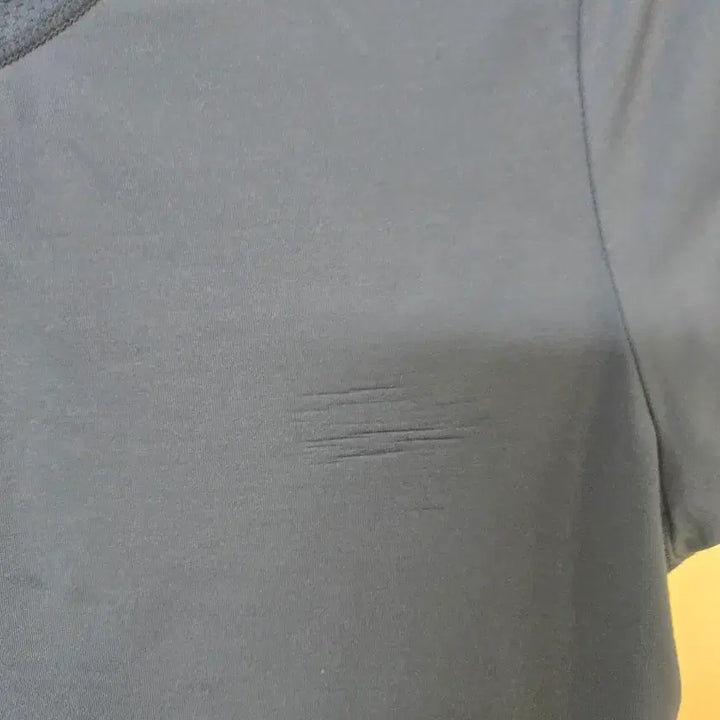 [BUNJANG] Descente Navy Short-Sleeve Functional T-shirt / 데상트 네이비 반팔 기능성 티셔츠