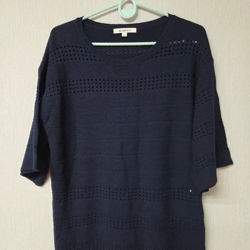 [BUNJANG] Beanpole Navy Punched Detail Short Sleeve Knit / 빈폴 네이비 반팔 니트 펀칭 디테일