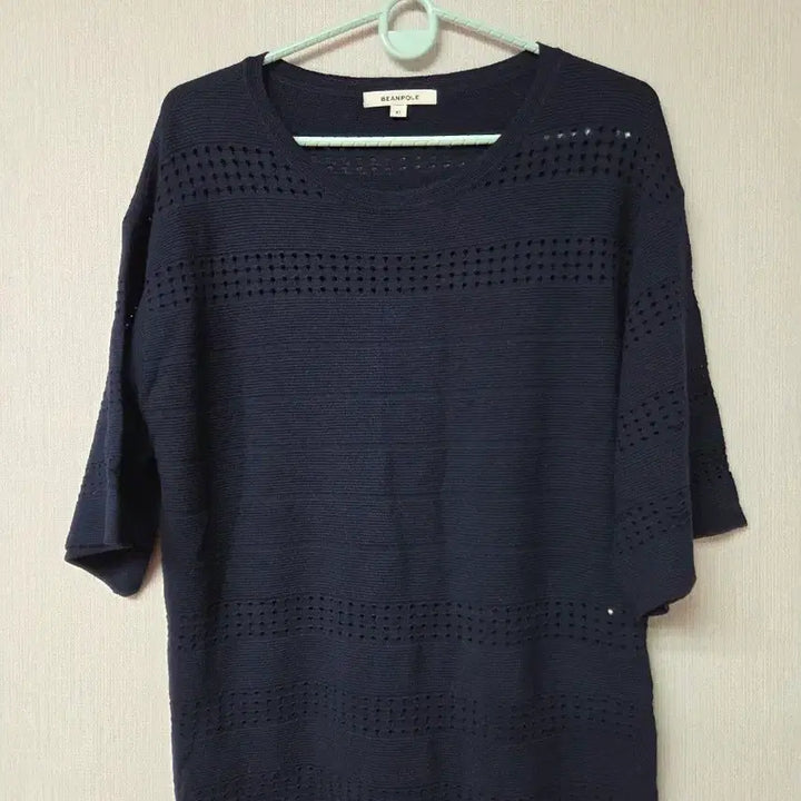 [BUNJANG] Beanpole Navy Punched Detail Short Sleeve Knit / 빈폴 네이비 반팔 니트 펀칭 디테일