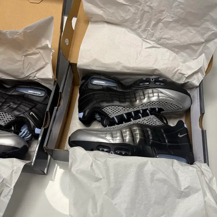 [BUNJANG] Nike x Palace Air Max 95 Sneakers / 나이키 팔라스 맥스95 275