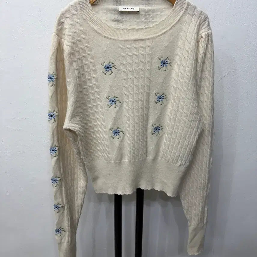 [BUNJANG] Sandro Floral Embroidery Knit Top / 정품) 산드로 신형 플라워 자수 니트 2