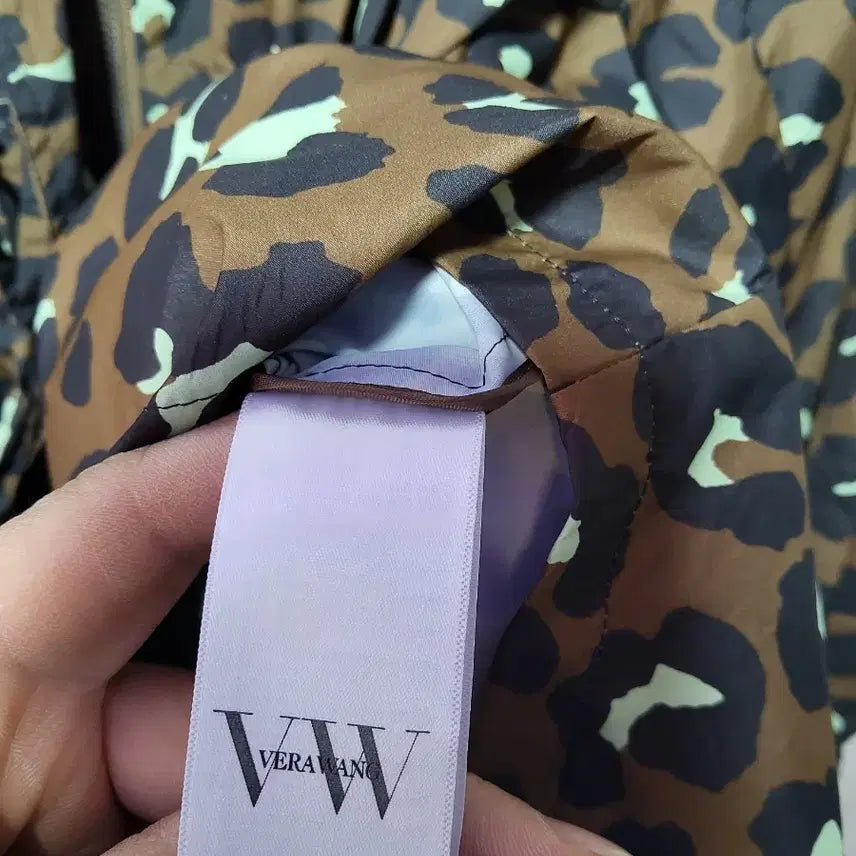 [BUNJANG] Vera Wang Leopard Print Windbreaker Jacket / 베라왕 레오파드 허리스트링 윈드브레이커 점퍼