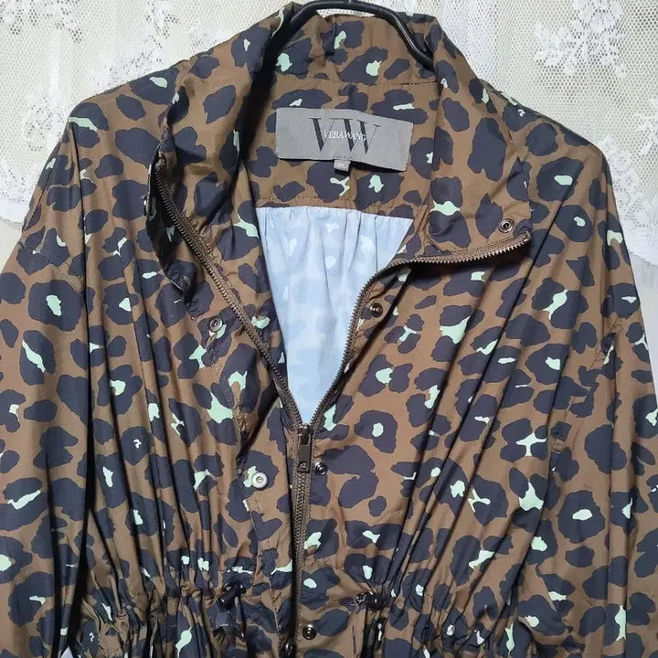 [BUNJANG] Vera Wang Leopard Print Windbreaker Jacket / 베라왕 레오파드 허리스트링 윈드브레이커 점퍼
