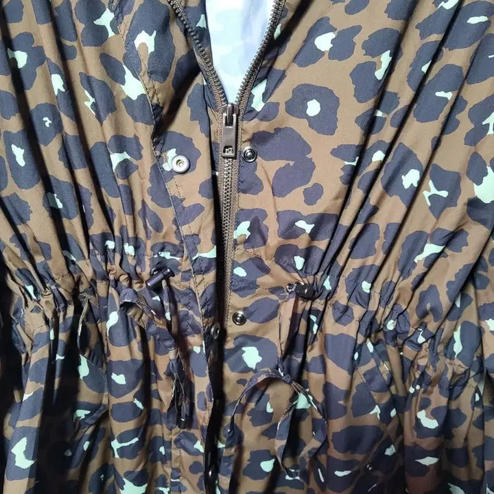 [BUNJANG] Vera Wang Leopard Print Windbreaker Jacket / 베라왕 레오파드 허리스트링 윈드브레이커 점퍼