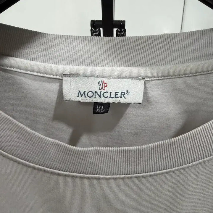 [BUNJANG] Moncler Embroidered Gray Simple T-Shirt / 몽클레어 오리자수 그레이 심플 티셔츠