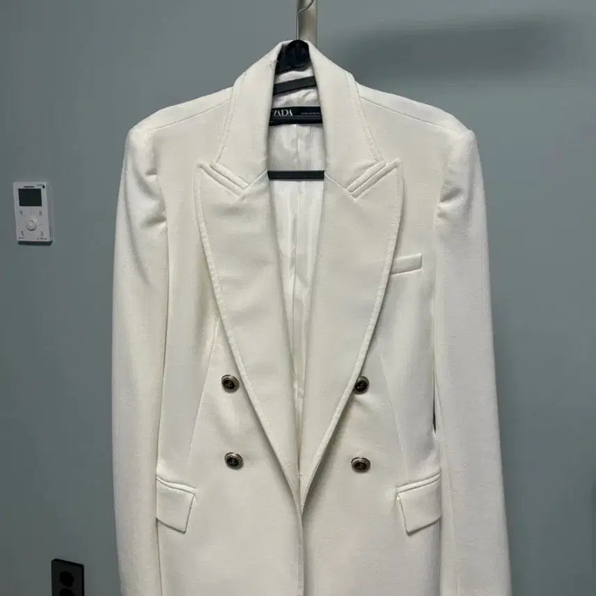 [BUNJANG] ZARA Double Button Jacket XS / ZARA 화이트 더블 버튼 자켓 XS