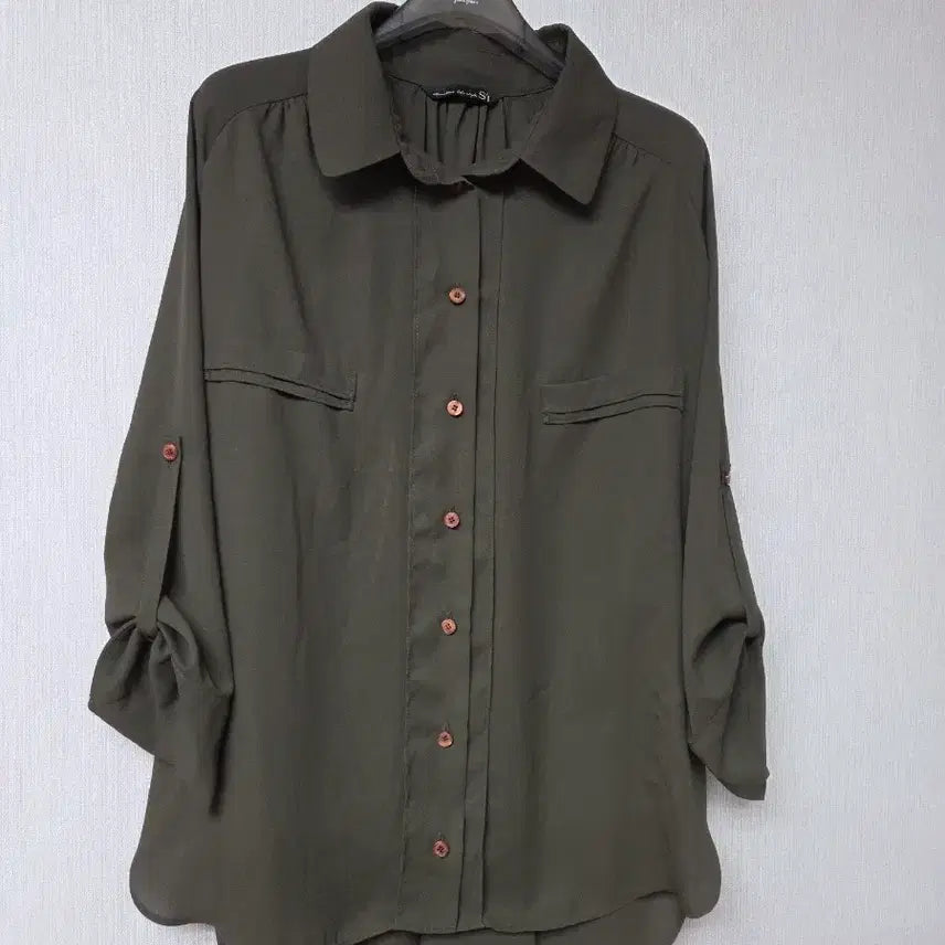 [SOLD OUT] 카키색 롤업 셔츠 블라우스