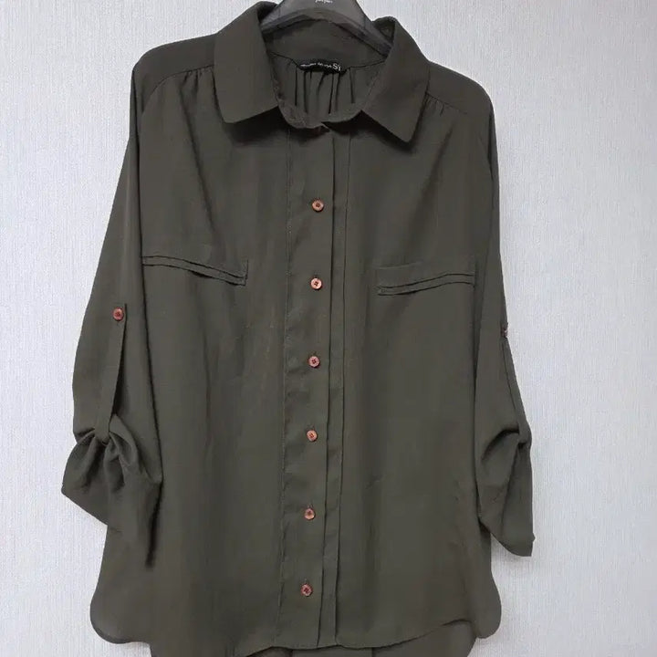 [SOLD OUT] 카키색 롤업 셔츠 블라우스