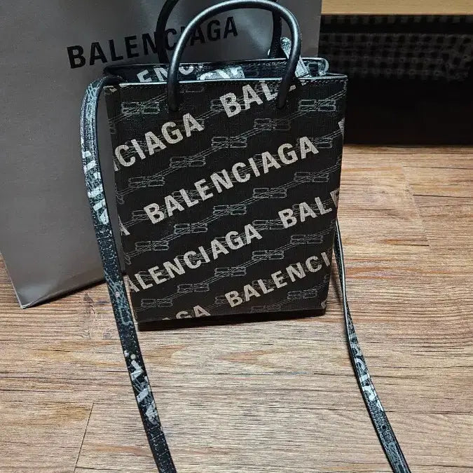 [BUNJANG] Balenciaga Logo Mini Tote Bag / 발렌시아가 로고 프린트 미니 토트백 쇼퍼백 크로스백 가방