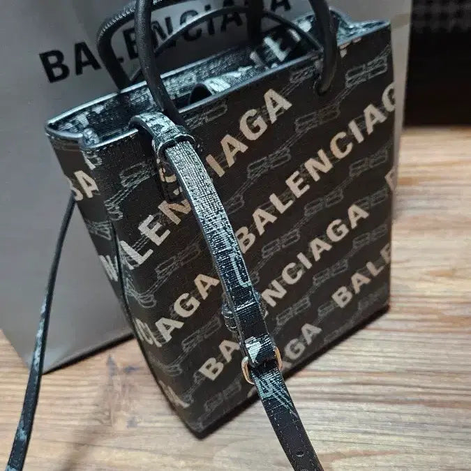 [BUNJANG] Balenciaga Logo Mini Tote Bag / 발렌시아가 로고 프린트 미니 토트백 쇼퍼백 크로스백 가방