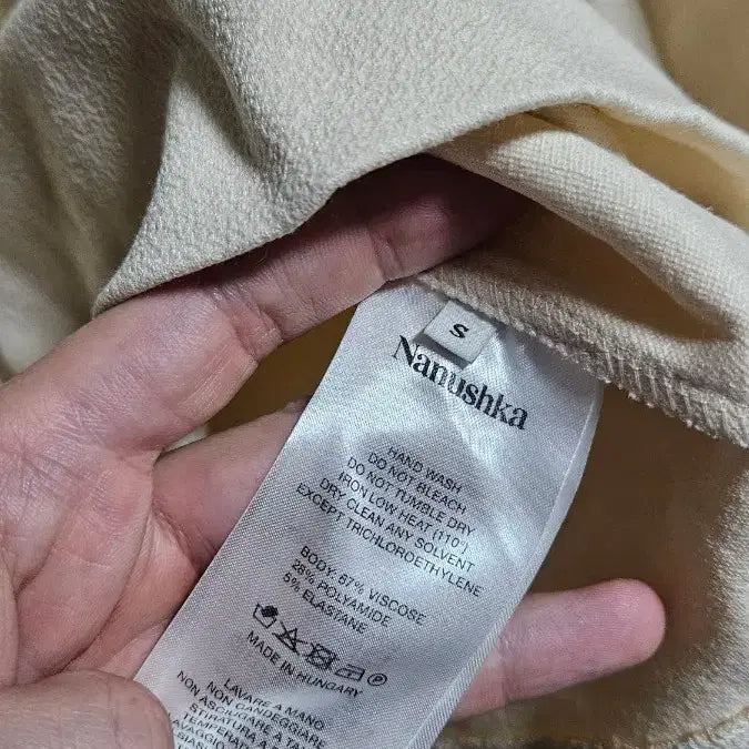 [BUNJANG] Nanucca Ivory Knit Zip-Up Cardigan / 나누슈카 아이보리 니트 집업 가디건 긴팔 집업 블라우스