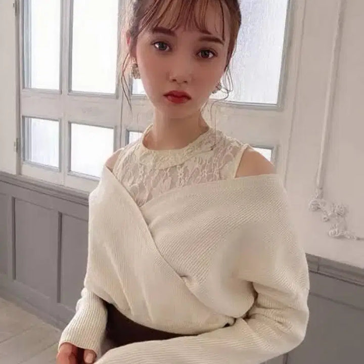 [BUNJANG] GRL Ivory Lace Off-Shoulder Knit Top / 그레일 아이보리 레이스 양산형 지뢰계 오프숄더 어깨트임 니트