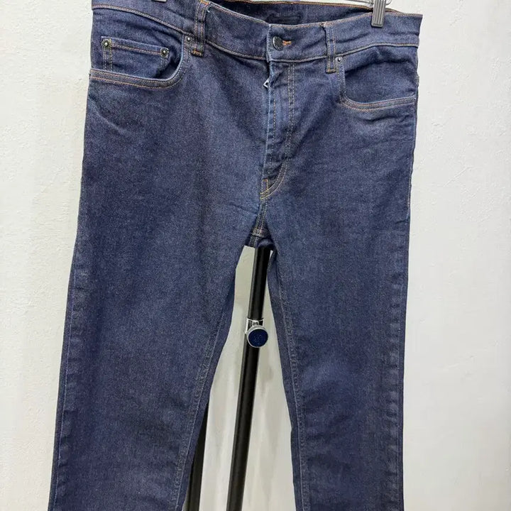[SOLD OUT] 정품) 프라다 타이트핏 로고 데님 청바지 32