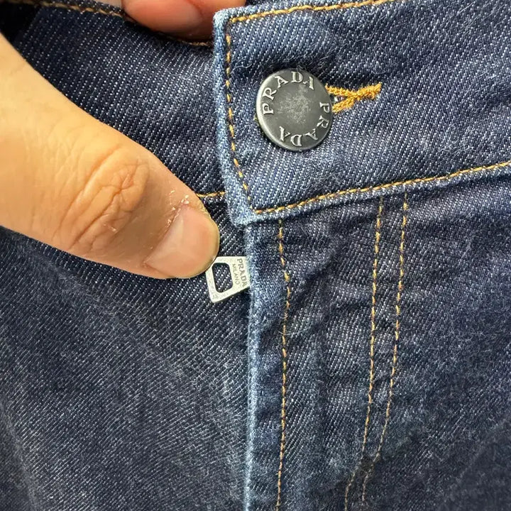 [SOLD OUT] 정품) 프라다 타이트핏 로고 데님 청바지 32