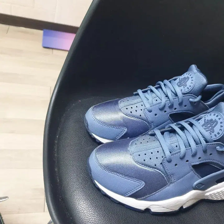 [BUNJANG] Nike Huarache Blue/White Sneakers / 나이키 허라취 운동화 블루/화이트(240)