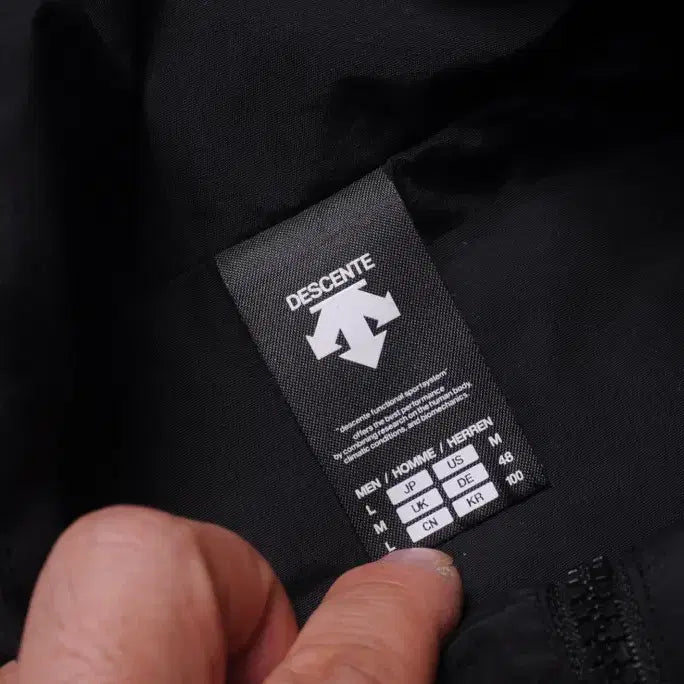 [SOLD OUT] 데상트 (DESCENTE) 바람막이 100-105