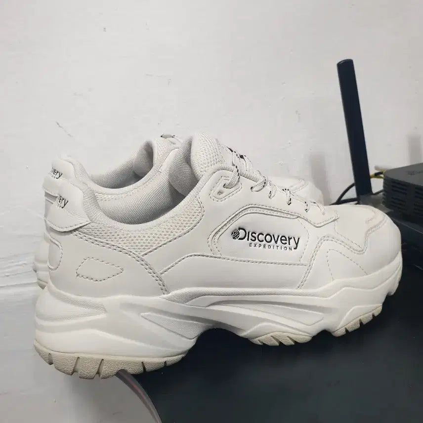 [BUNJANG] Discovery Expedition Sneakers White 245 / 디스커버리 익스페디션 운동화 흰색 245