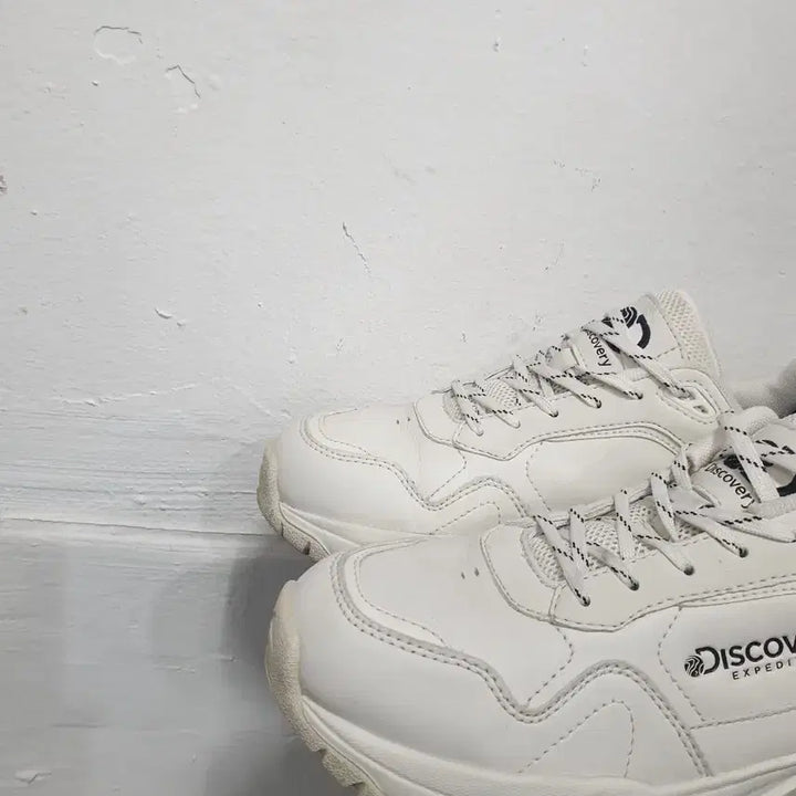 [BUNJANG] Discovery Expedition Sneakers White 245 / 디스커버리 익스페디션 운동화 흰색 245