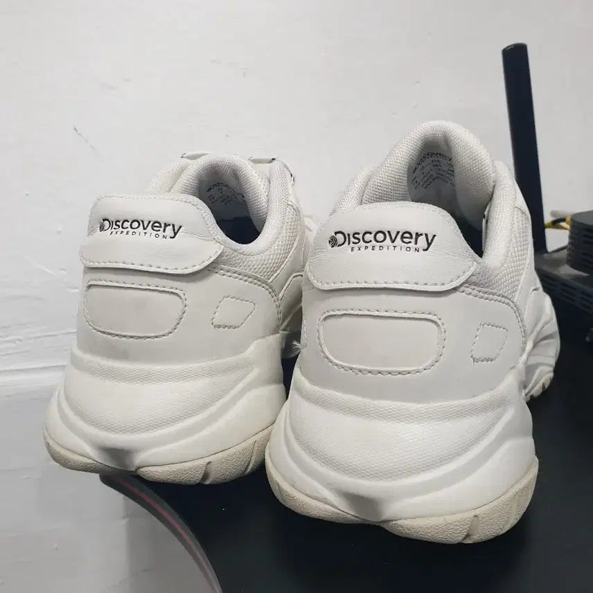 [BUNJANG] Discovery Expedition Sneakers White 245 / 디스커버리 익스페디션 운동화 흰색 245