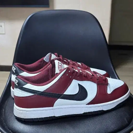 [BUNJANG] Nike Dunk Low Burgundy Crush Sneakers (290) / 나이키 덩크 로우 Burgundy Crush 버건디 크러쉬(290)