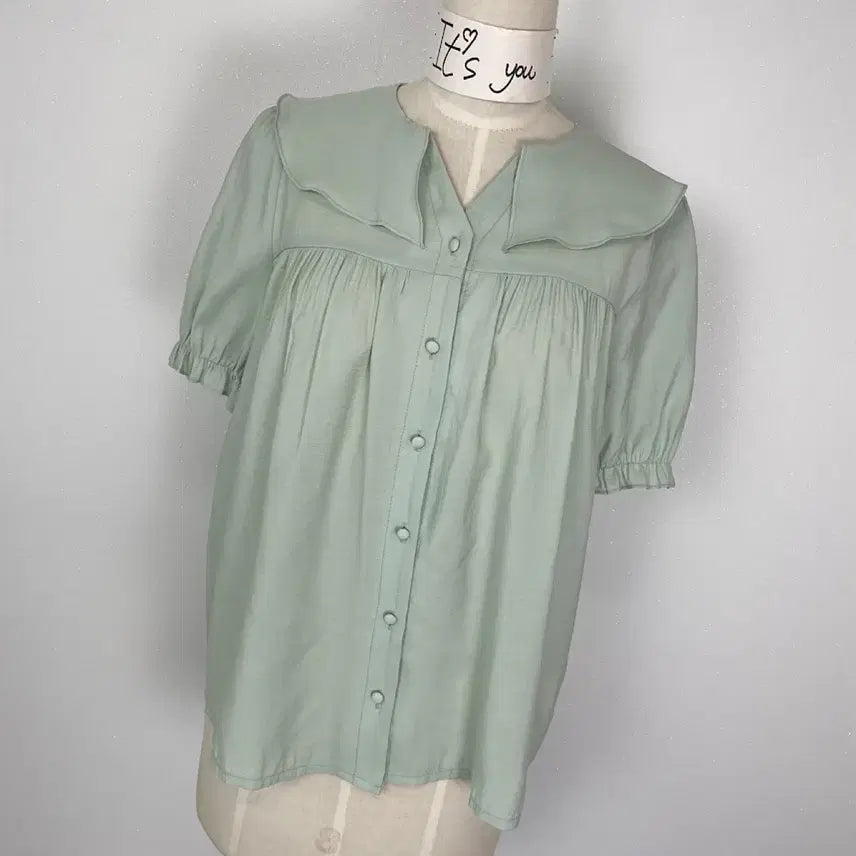 [BUNJANG] Ablie Zigzag Big Collar Ruffle Summer Blouse / 새상품) 빅카라 프릴 콩단추 반팔 여름 블라우스 에이블리 지그재그
