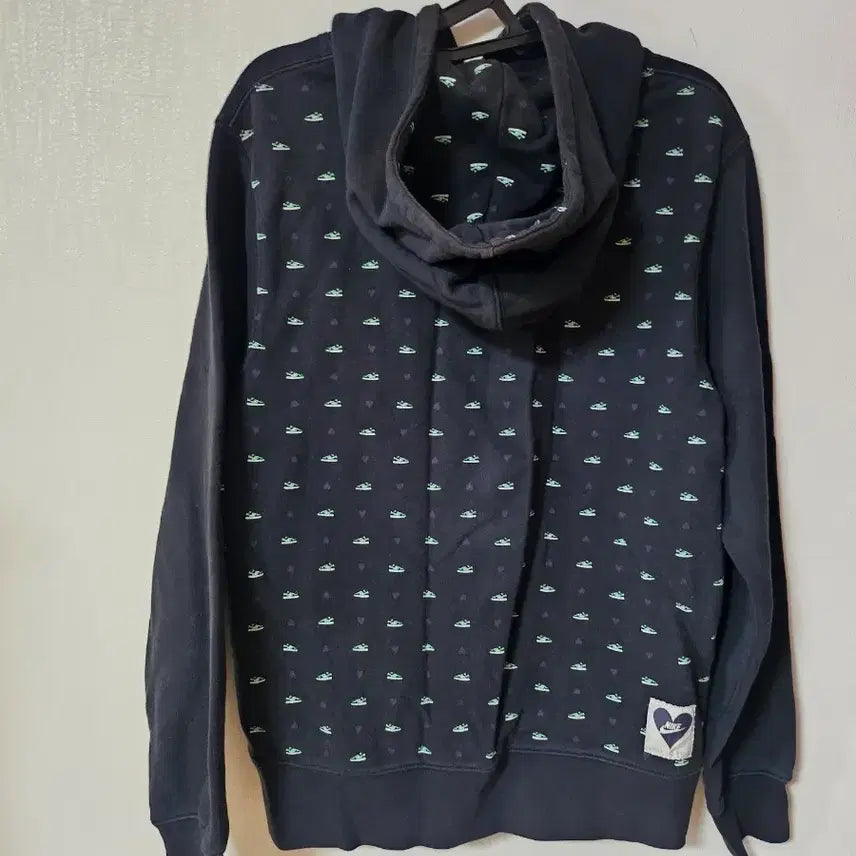 [BUNJANG] Nike Black Hoodie Heart Pattern S / 나이키 검정 후드티 신발 하트 패턴 S