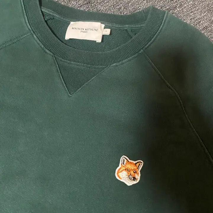 [SOLD OUT] 절반값이하 급처해요!! 정품 메종키츠네 폭스 해드 맨투맨 급처요